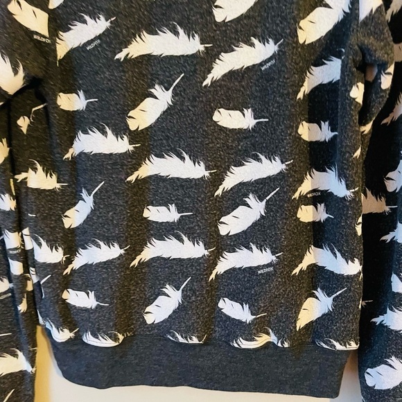 Wildfox Pillow Fight Feather Sweatshirt Sweater Slouchy Pullover Top - Picture 7 of 11